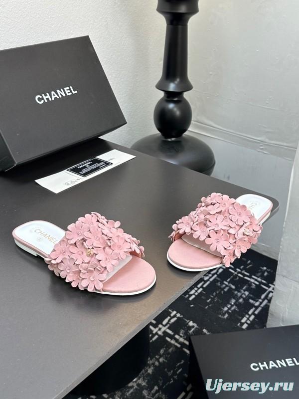 2025 Women Chanel Pink Suede Slippers