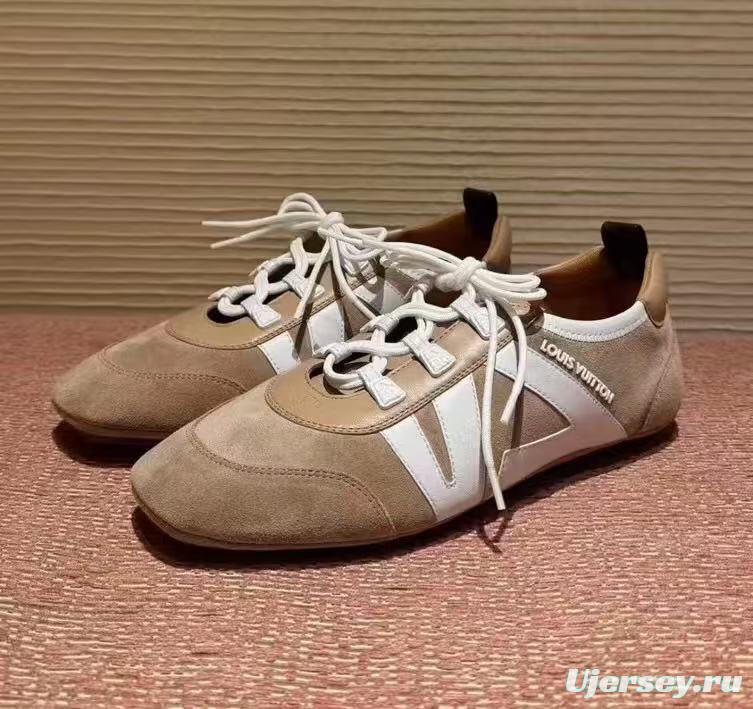 2025 Men Louis Vuitton Beige White Suede Leather Sneakers LY00340