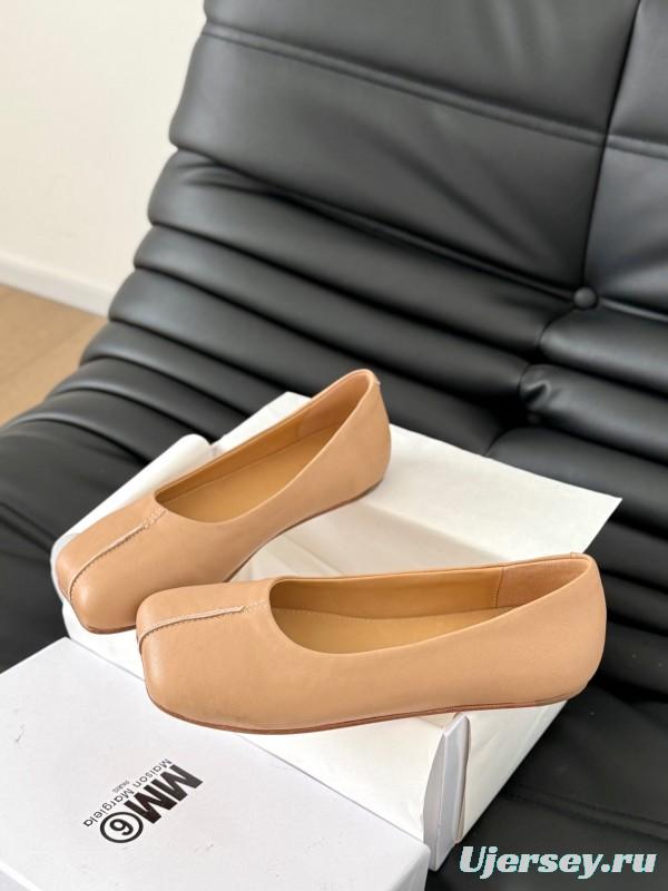 2025 Women MM6 Beige Leather Ballet Flat KFY00280