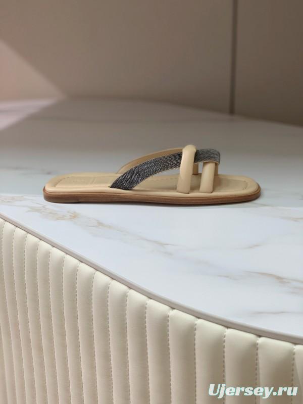 2025/Women Brunello Cucinelli Beige Leather Flat Sandals Handcrafted Chain Detail KFY00300 (F)