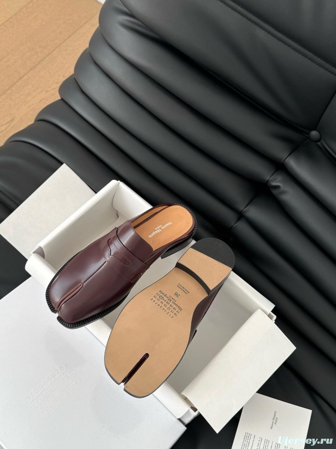 2025 Women MM6 Brown Leather Tabi Loafers