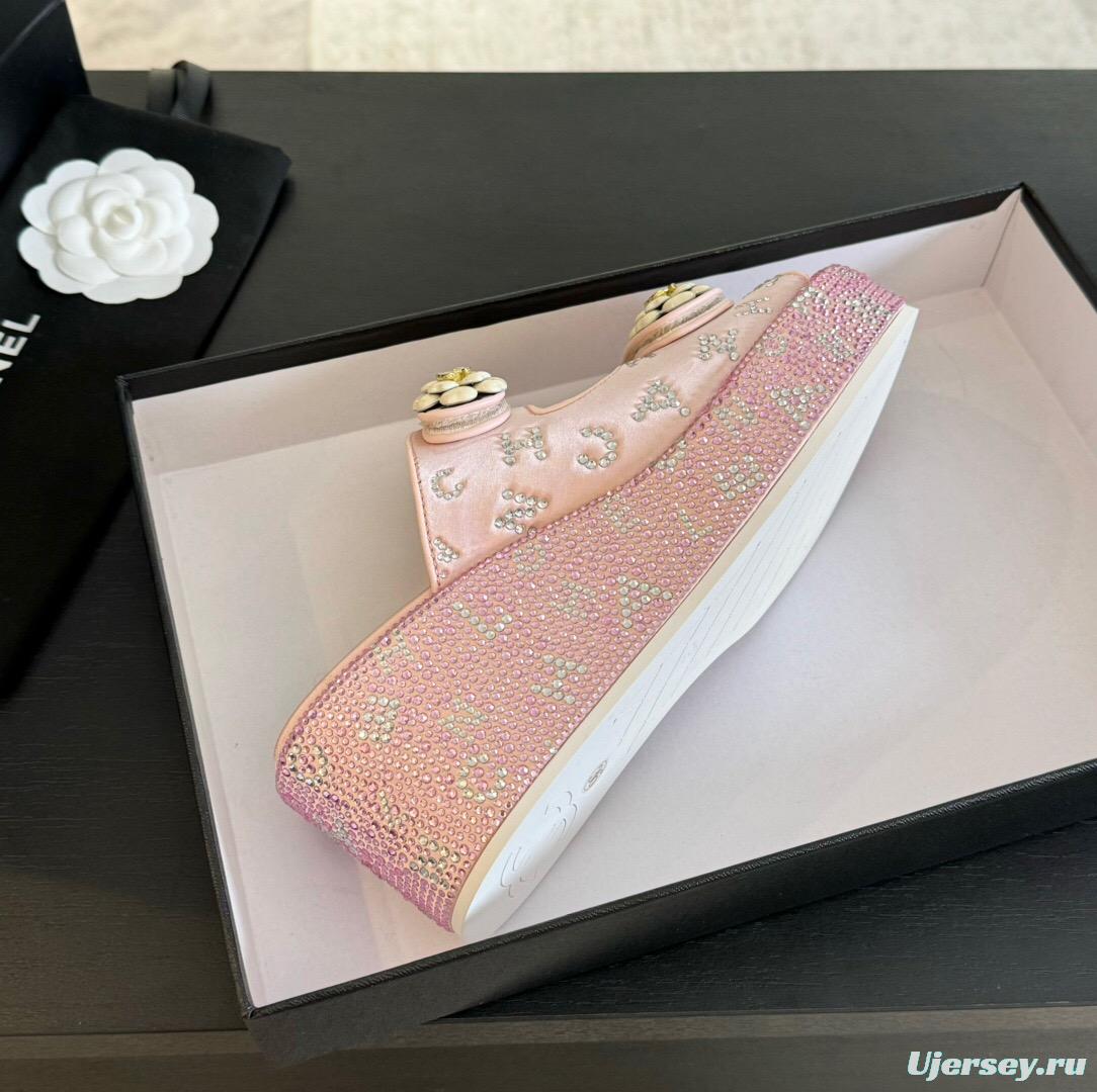 2025 Slippers Chanel Pink Leather Wedge Sandals LY00330