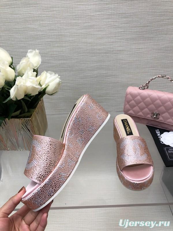 2025 Women Chanel Pink Leather Slippers LY00320