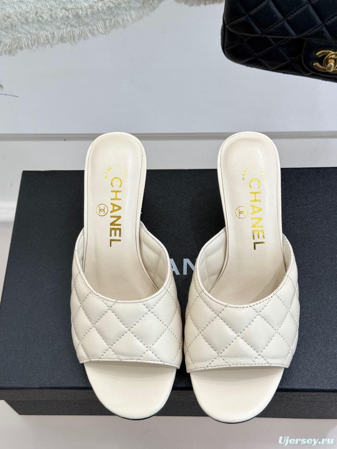 2025 Women Chanel White Lambskin High Heel Slippers Quilted KFY00260