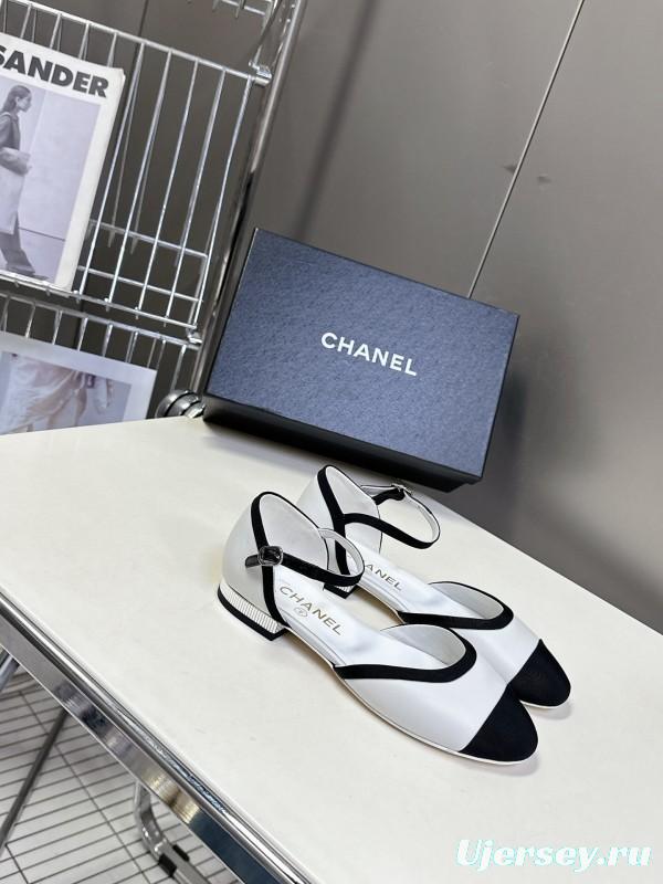 2025 Women Chanel White Black Leather Sandals