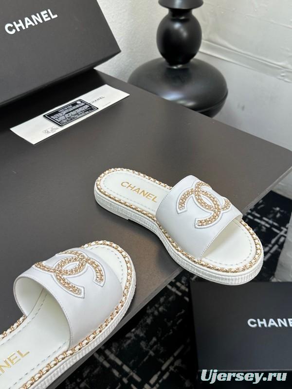 2025 Slippers CHANEL White Leather Woven Chain CC Logo LY00320