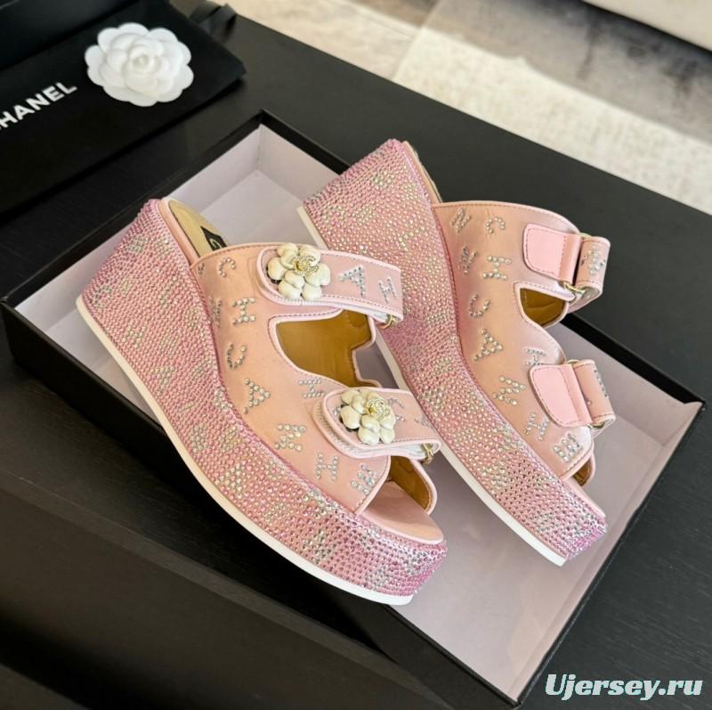 2025 Slippers Chanel Pink Leather Wedge Sandals LY00330
