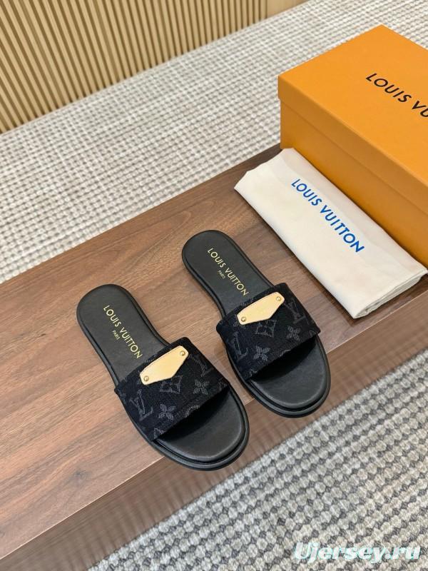 2025 Women Louis Vuitton Black Canvas Slippers LY00200