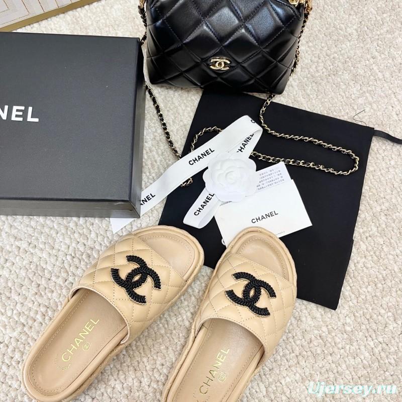 2025 Slippers Chanel Beige Leather Slippers CC Logo