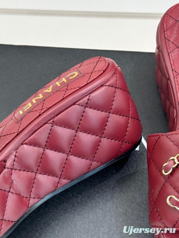 2025 Women Chanel Burgundy Leather Slippers Quilted Double C