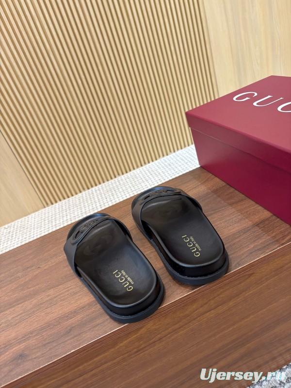 2025 Women Gucci Black Leather Slippers Interlocking G LY00230
