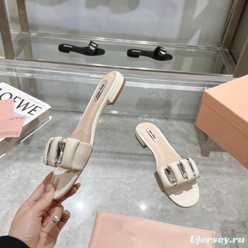 2025 Women Miu Miu White Leather Slippers KFY00250
