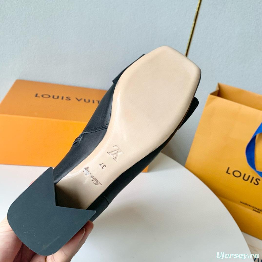 2024 Women Louis Vuitton Black Leather Ankle Boots Block Heel MJ00420