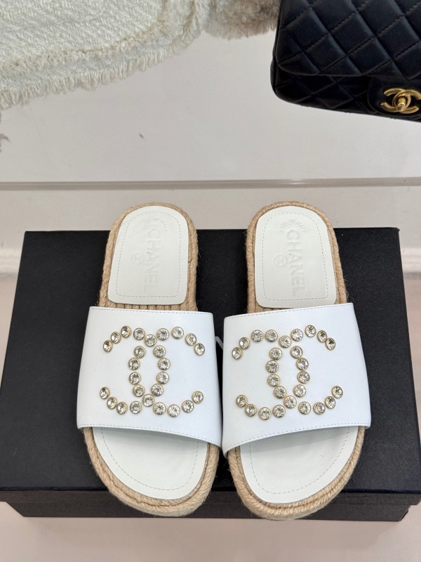 2025 Women Chanel White Leather Slippers Rhinestone KFY00230
