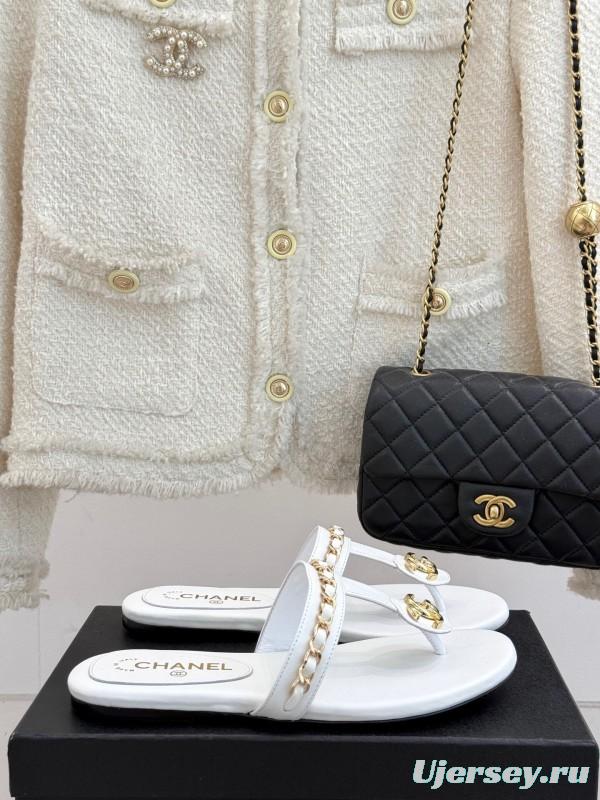 2025 Women Chanel White Leather Slippers CC Chain KFY00250