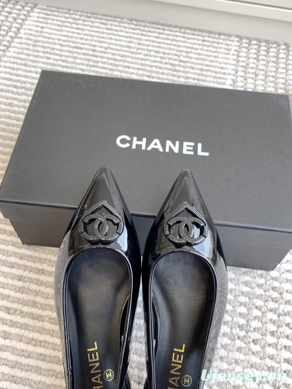 2025 Women Chanel Black Patent Leather Slingback Pumps KFY00300
