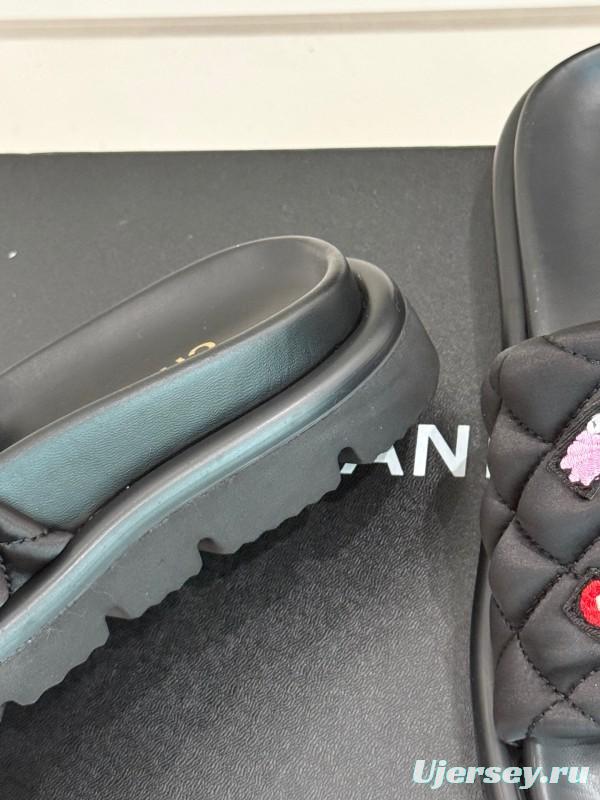2025 Slippers Chanel Black Silk Women Slippers Embroidered KFY00260