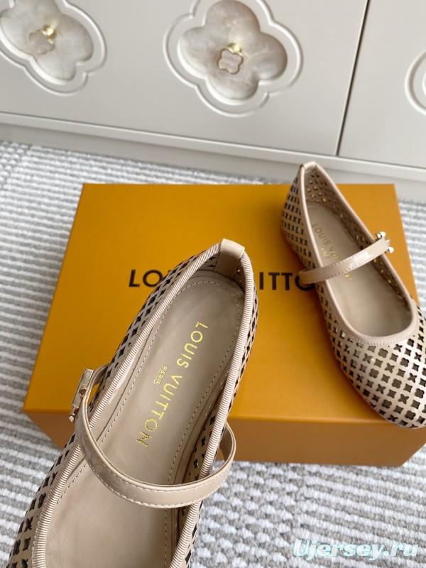 2025 Women Louis Vuitton Beige Leather Ballet Flat Laser Cut KFY00310