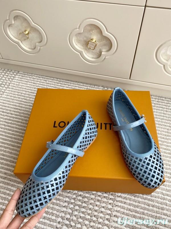 2025 Women Louis Vuitton Light Blue Patent Leather Mary Jane Flats KFY00310