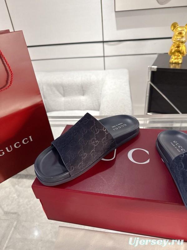 2025 Unisex Gucci Black Velvet Slippers GG Embossed AS00240