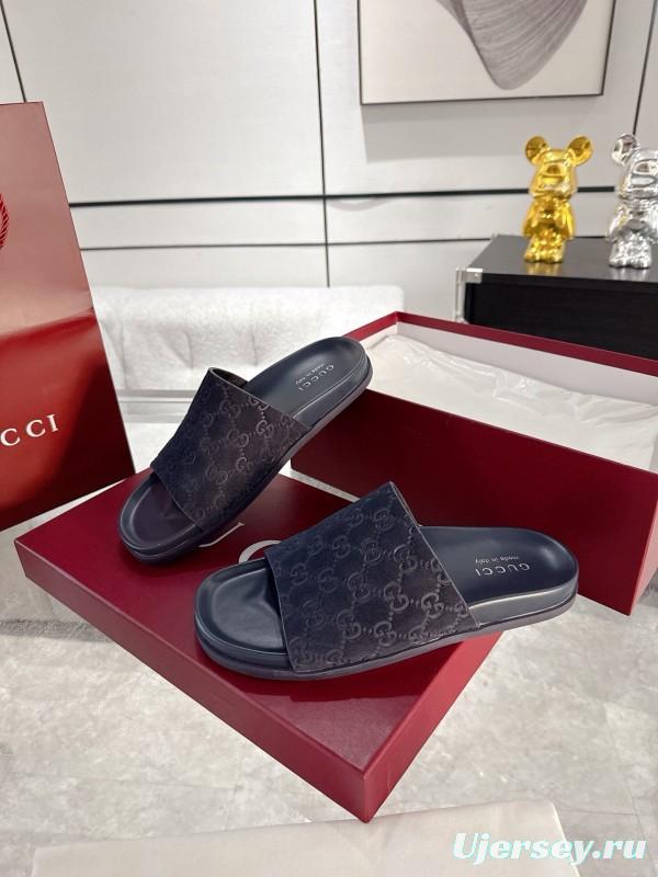 2025 Unisex Gucci Black Velvet Slippers GG Embossed AS00240