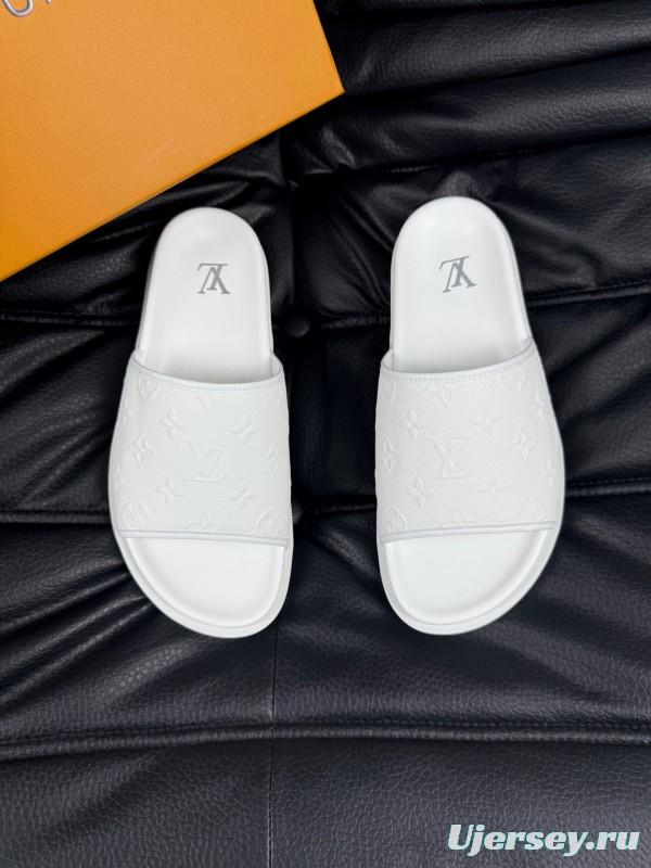 2025 Unisex Louis Vuitton White Leather Slippers AS00170