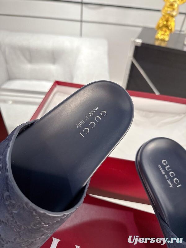 2025 Unisex Gucci Black Velvet Slippers GG Embossed AS00240