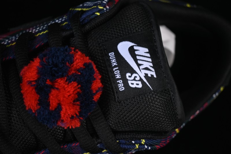 Nike SB Dunk Low Nardwuar Collaboration Scottish Plaid Low-Top Casual Skate Shoes - II1493-600
