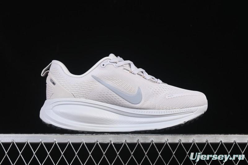 Nike Air Zoom Vomero 18 Cushioned Running Shoes - HM6803-009