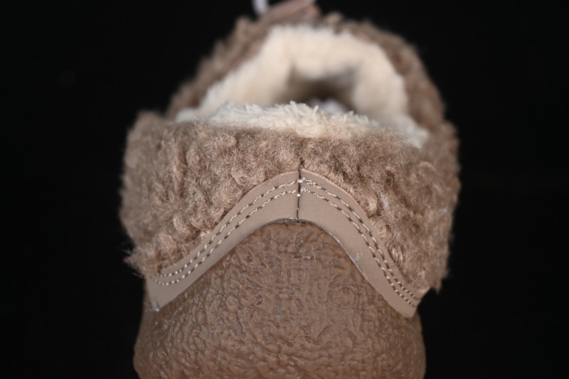Keen Howser III Slide Winter Plush Casual Lifestyle Shoe - 1029435