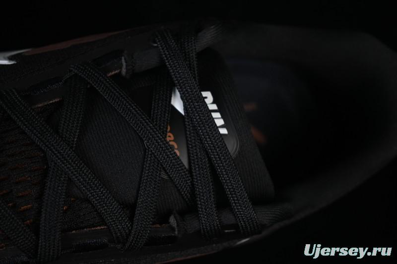 Nike Air Zoom Vomero 18 Cushioned Running Shoes - IH4454-001