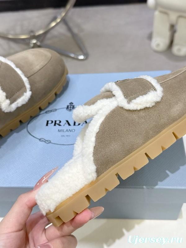 Prada Fall/Winter 2025 New Fur Mule Shoes Triangle Buckle Bread Toe Half Slippers - KFY00270