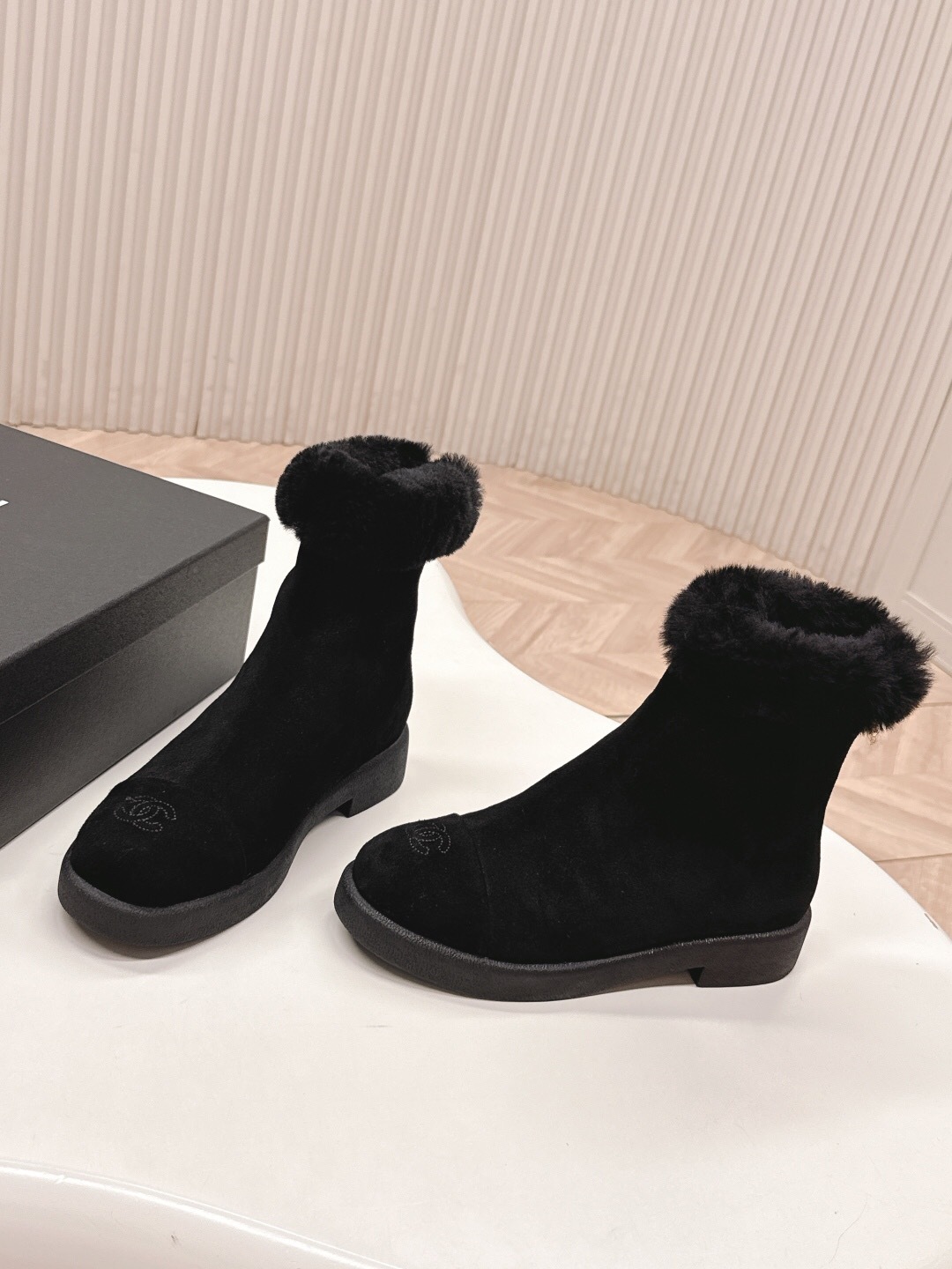 Chanel 2025 SS New Fur Snow Boots - KFY00350