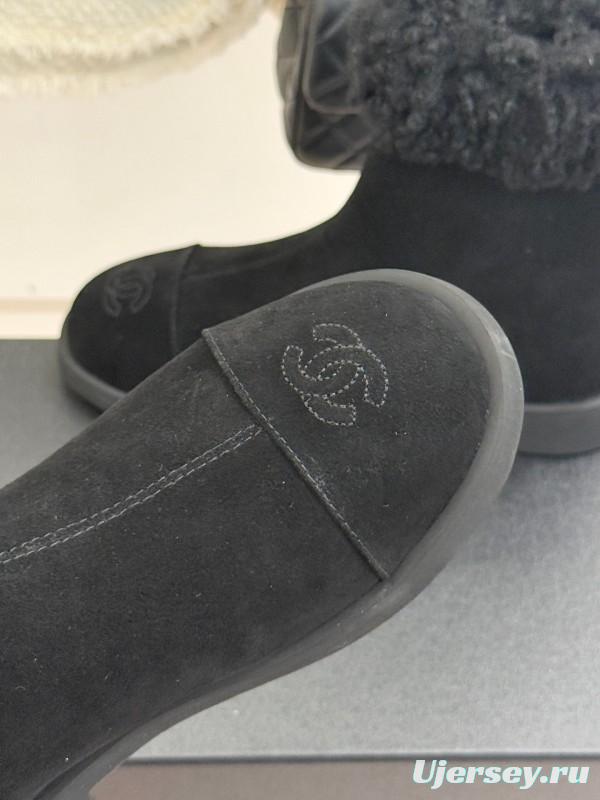 Chanel 25K Series Two-Tone CC Fur Snow Boots - KFY00300