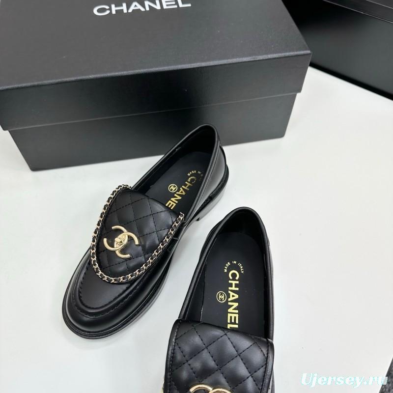 Chanel Classic Flap Chain CC Loafers with Buckle Closure - LY00320