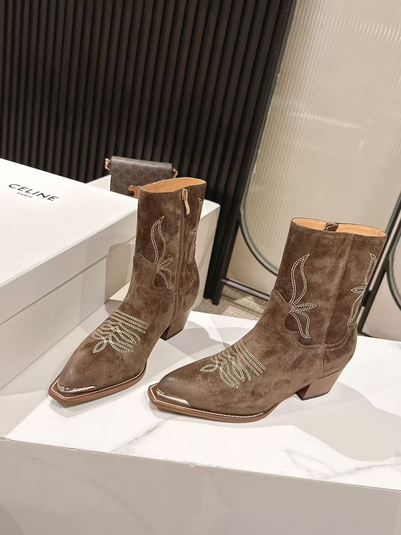 CELINE Fall/Winter 2025 Retro Fashion Ankle Boots - LY00440