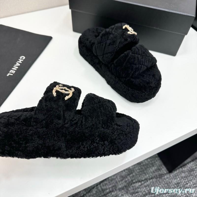 Chanel 2025 SS New Autumn Winter Lazy Sheep Genuine Wool Lazy Slippers Chanel Quilted Platform Fur Slippers - LY00300