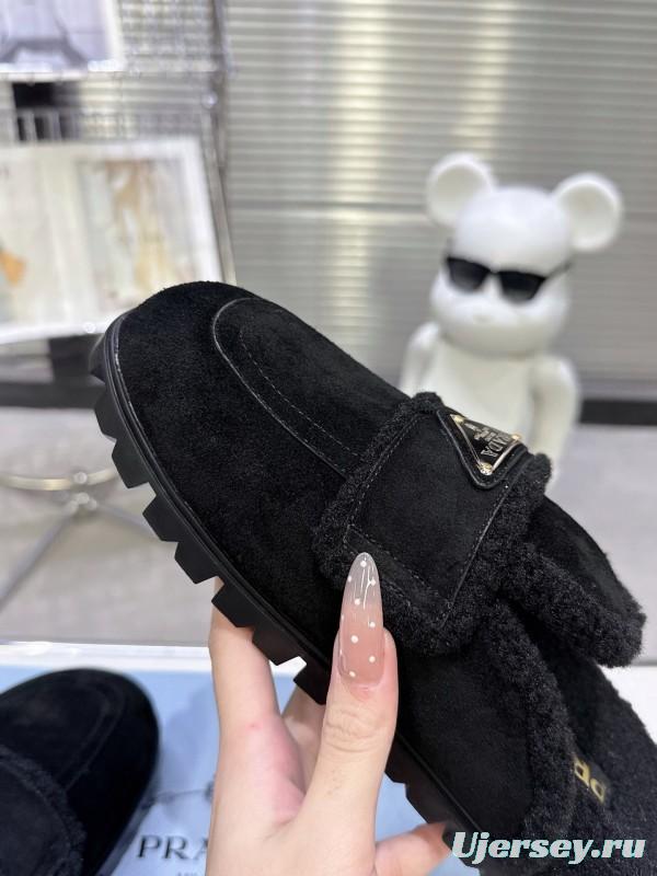 Prada Fall/Winter 2025 New Fur Mule Slippers Triangle Buckle Bread Head Semi-Slippers - KFY00270