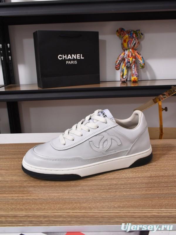 Chanel Loafers Classic Style with Gradient Logo and Platform Sole - KFY00350