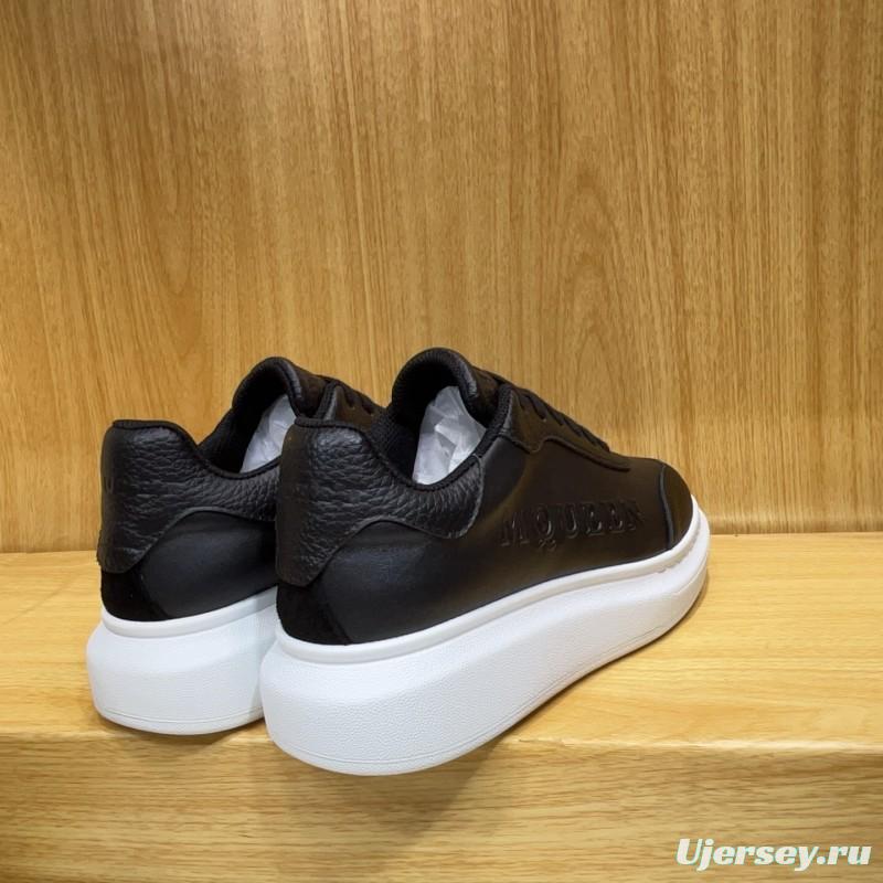 Alexander McQueen Spring 2025 Collection Platform Sneakers with Thick Sole Design - AS00320