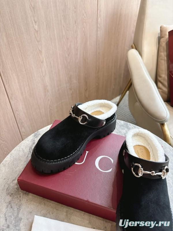 Gucci Mule Shoes with Horsebit Detail and Suede Wool Upper - LY00320
