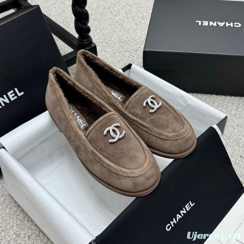 Chanel 2025 SS Teddy Fur Loafers with Double C Logo - KFY00300