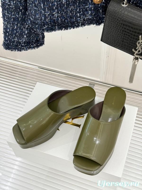 The Row Fall/Winter 2025 Platform Slides - KFY00280
