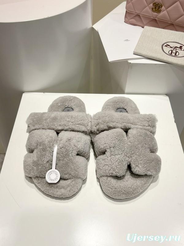H Classic Love Tuo Er Jiu Full Wool Slippers with Slightly Curled Wool - LY00270