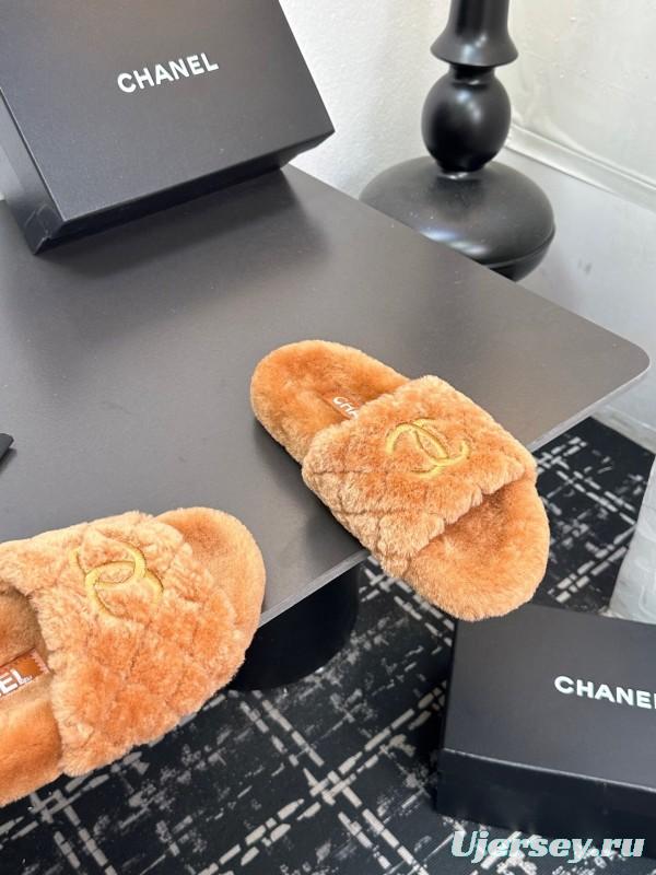 Chanel 2025 SS Fluffy Slippers with Wool Upper and Rubber Sole - LY00250
