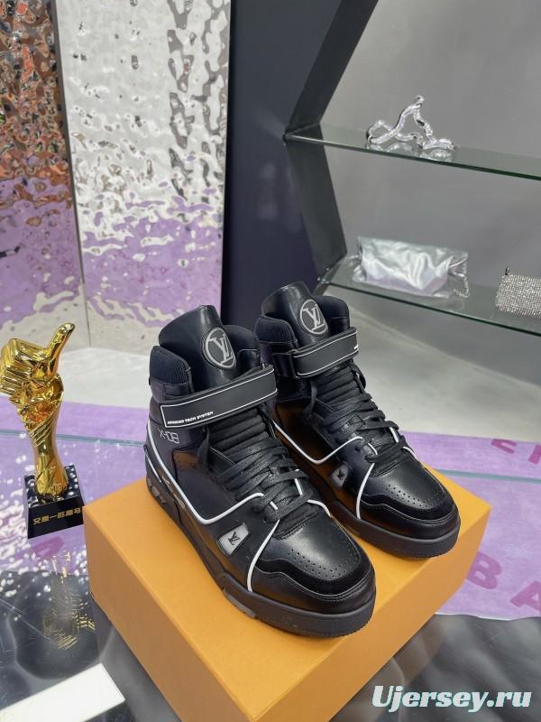 LV Trainer Maxi Sneakers with Multi-Color LED Charging Cable - AS00760