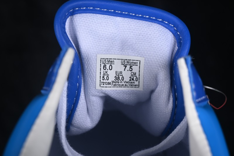 Vans Old Skool Low-Top Skateboarding Shoes with Patent Leather Finish - VN000E8VCCZ