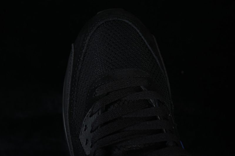 Nike Air Max 90 Retro Running Shoes with Visible Air Cushioning - DM0029-021
