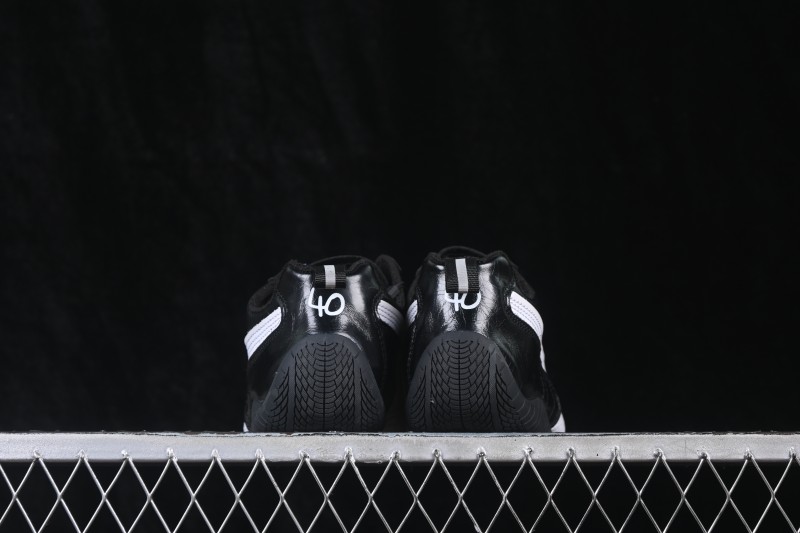 Balenciaga x Puma Speedcat Collaboration Low-Top Lifestyle Sneakers with Racing-Inspired Design - 406515-01