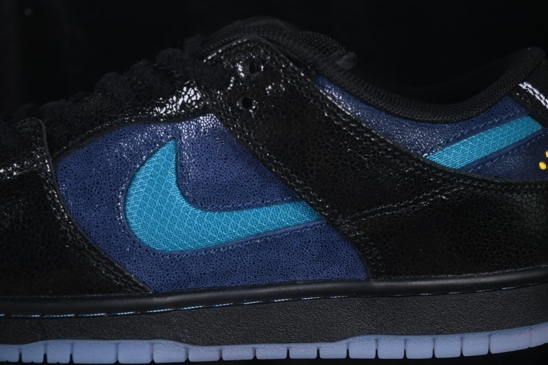 Nike SB Dunk Low Pro Skateboarding Shoes with Cushioned Collar - IQ1323-001